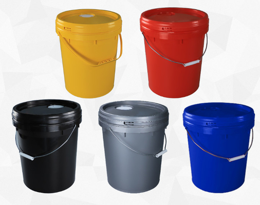 5 galonowe plastikowe wiadra z pokrywką i pojemnością 20 litrów