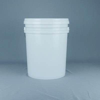 Przemysłowy plastikowy wiaderek o średnicy 11 cm wysokości 15 cm