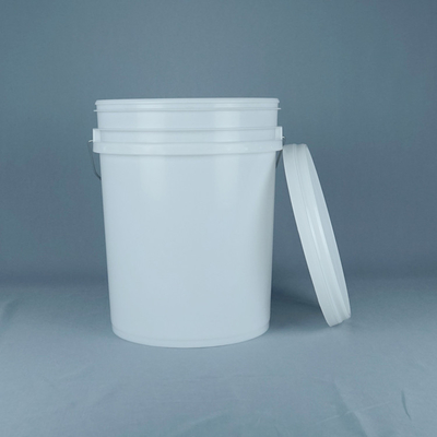 Przemysłowy plastikowy wiaderek o średnicy 11 cm wysokości 15 cm