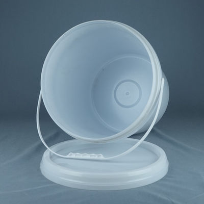 Zestawialny wiadro z tworzyw sztucznych klasy spożywczej z pokrywą i uchwytem biały, poddawany recyklingowi od -40 do 180 ° F