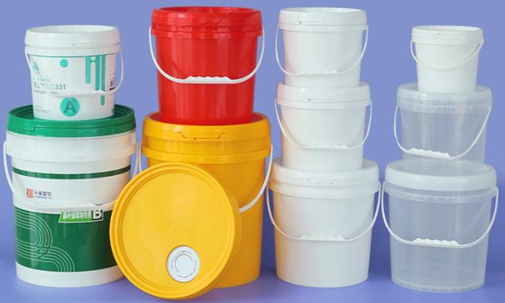 Lekkie, szczelne plastikowe pojemniki na olej z uchwytem
