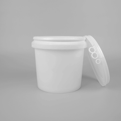 Plastikowe wiadro o małej pojemności 2 l z pokrywką i uchwytem