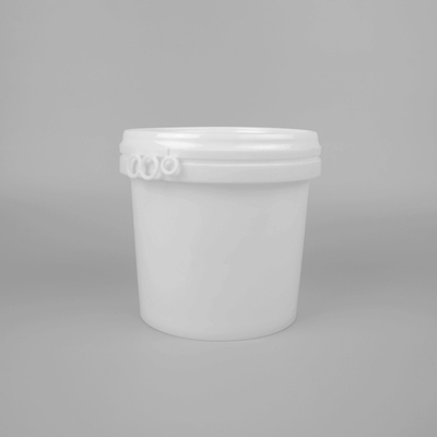 Plastikowe wiadro o małej pojemności 2 l z pokrywką i uchwytem