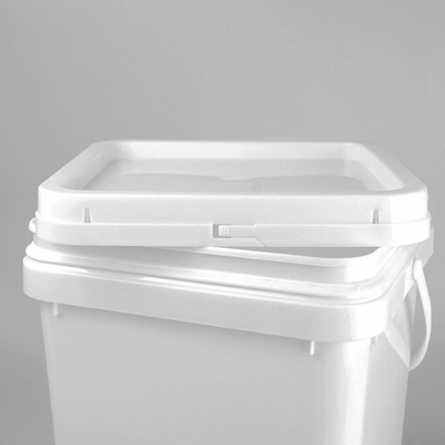 Plastikowe wiadro klasy spożywczej 5 galonów 20 litrów z pokrywką i uchwytem