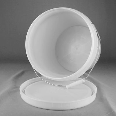 Wiadro do pakowania z tworzywa sztucznego z powłoką dekoracyjną z pokrywką i uchwytem