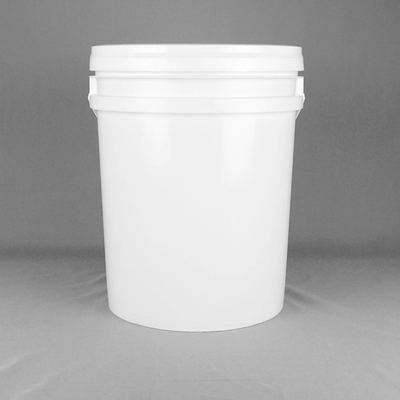 Plastikowe białe okrągłe wiadro z farbą 20L